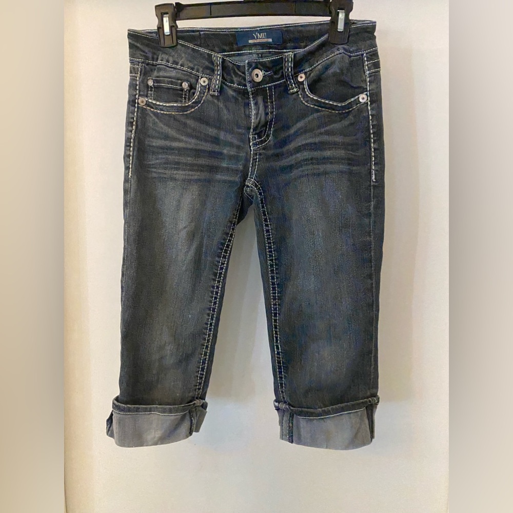 YMI CROPPED CAPRI LENGTH JEANS - junior size 5